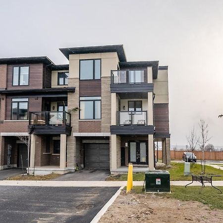 Modern Hamilton Homes Lake Ontario Shore By Globalstay Kültér fotó