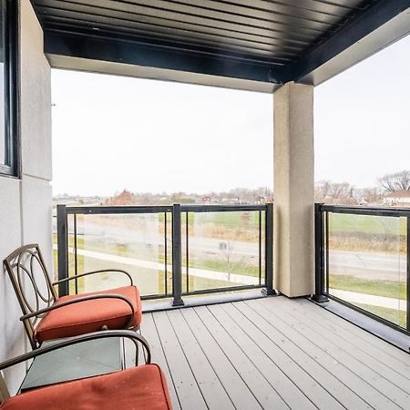 Modern Hamilton Homes Lake Ontario Shore By Globalstay Kültér fotó