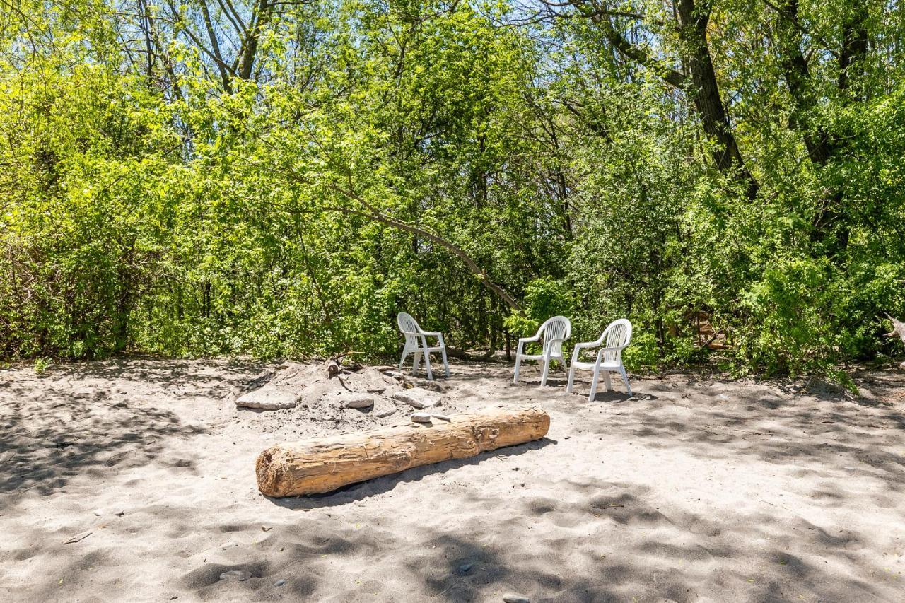 Modern Hamilton Homes Lake Ontario Shore By Globalstay Kültér fotó