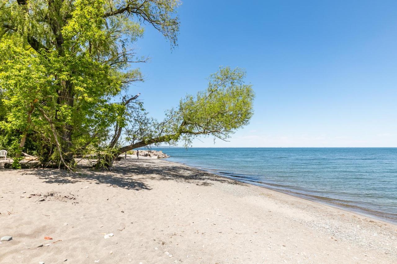 Modern Hamilton Homes Lake Ontario Shore By Globalstay Kültér fotó