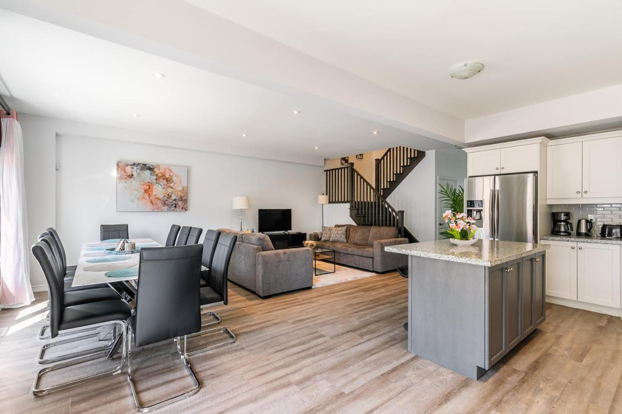 Modern Hamilton Homes Lake Ontario Shore By Globalstay Kültér fotó