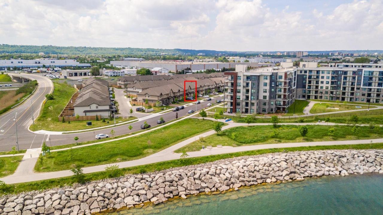 Modern Hamilton Homes Lake Ontario Shore By Globalstay Kültér fotó