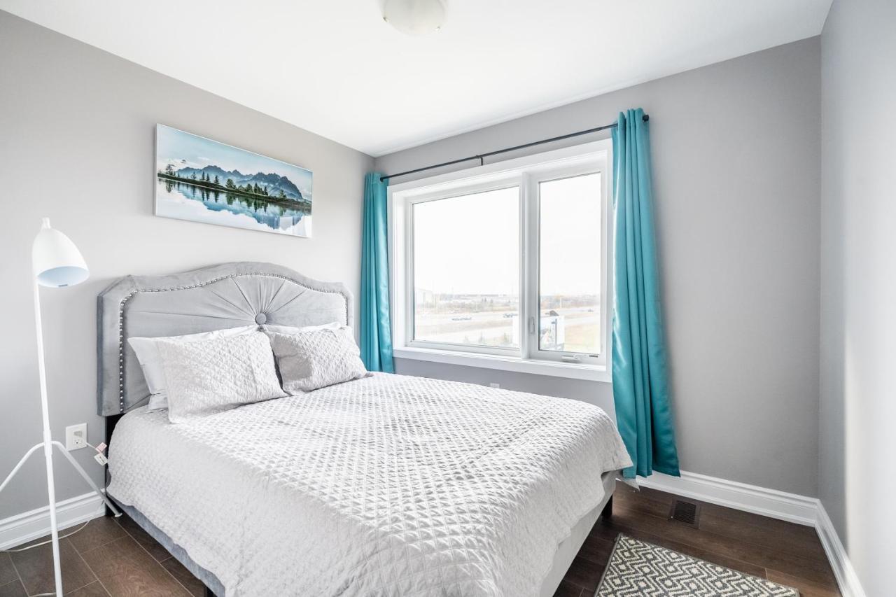 Modern Hamilton Homes Lake Ontario Shore By Globalstay Kültér fotó