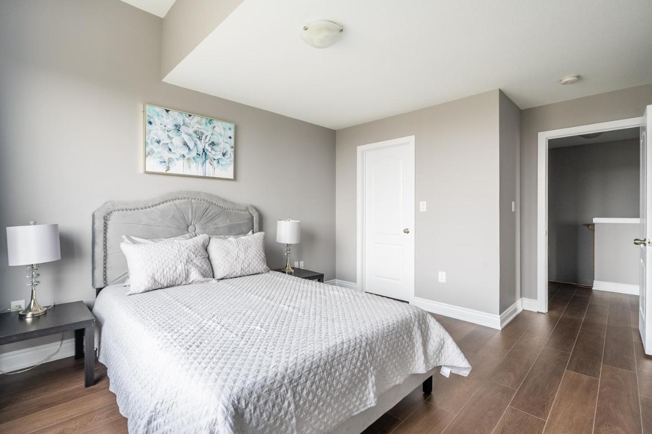 Modern Hamilton Homes Lake Ontario Shore By Globalstay Kültér fotó