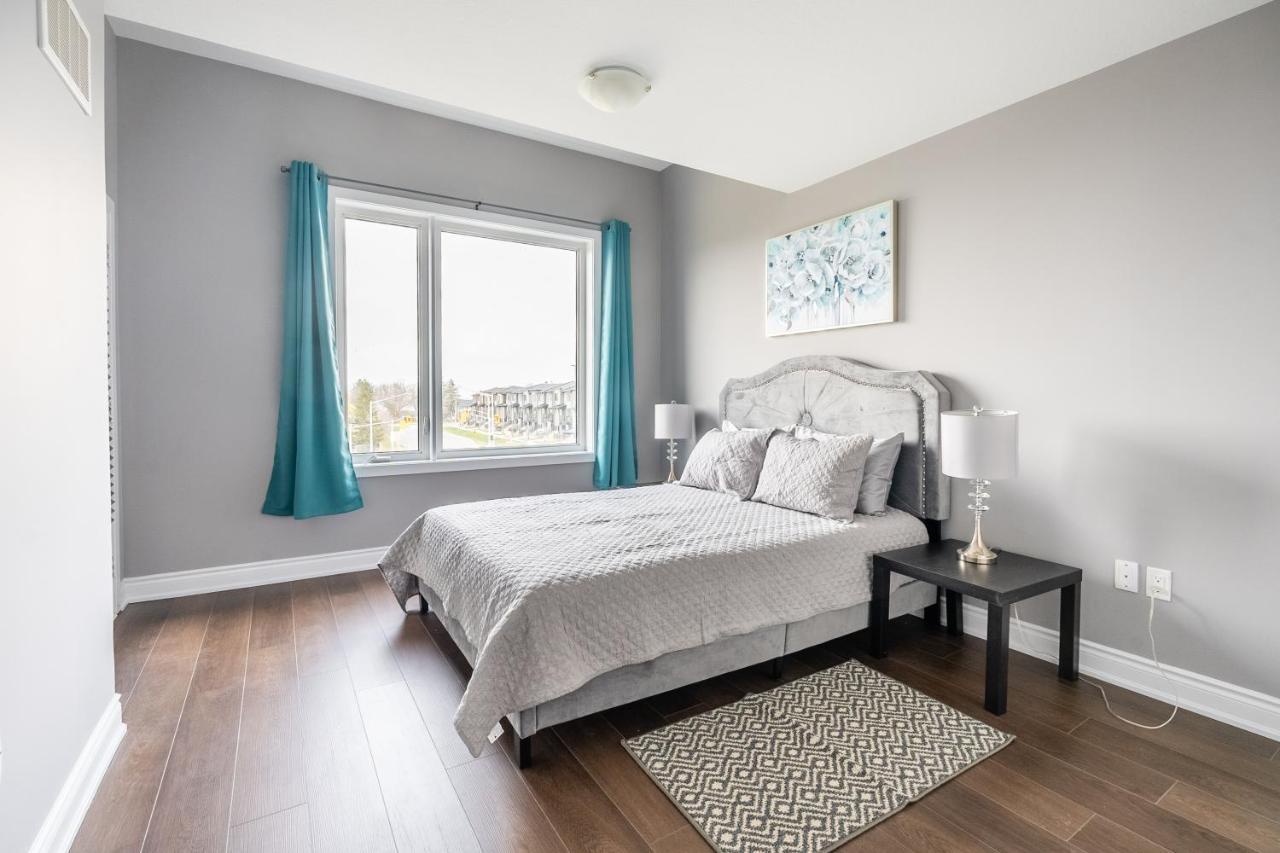 Modern Hamilton Homes Lake Ontario Shore By Globalstay Kültér fotó