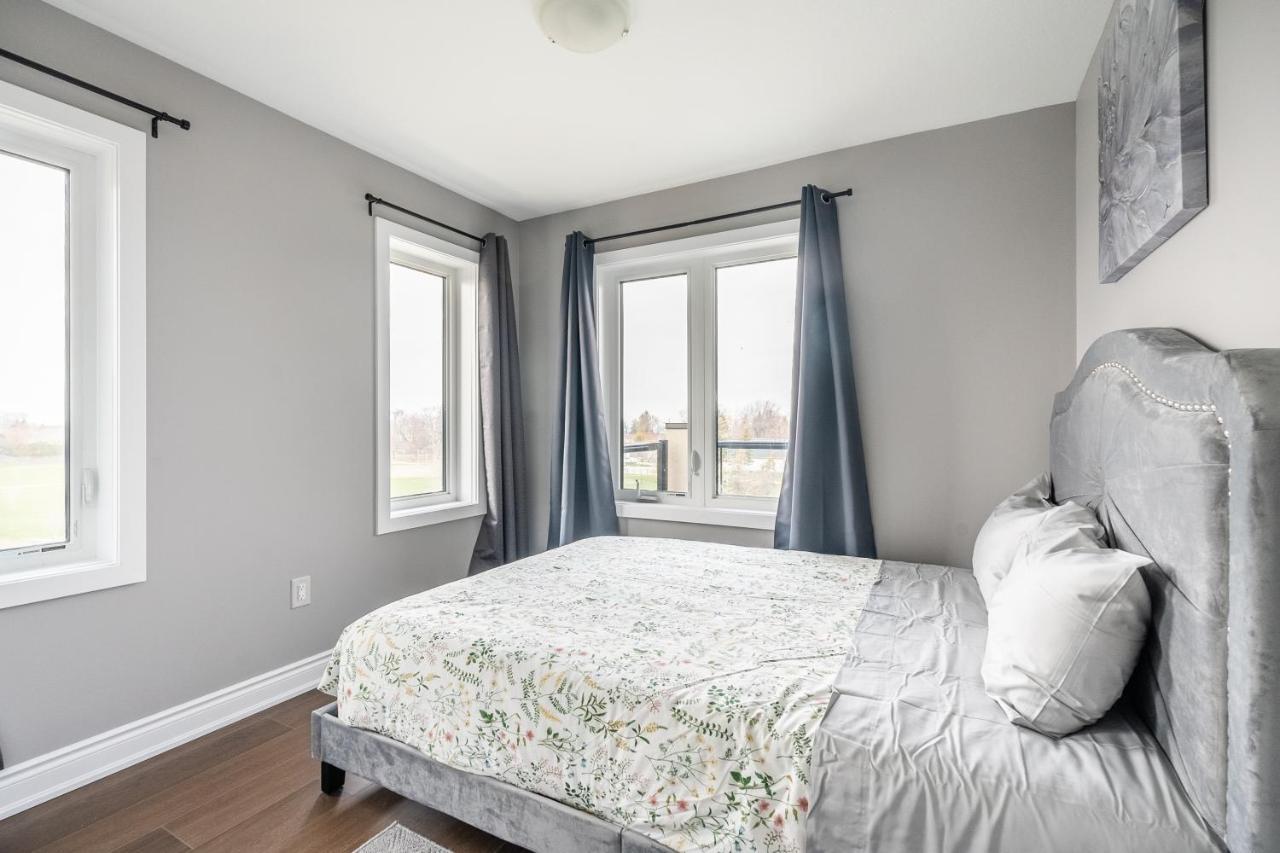 Modern Hamilton Homes Lake Ontario Shore By Globalstay Kültér fotó