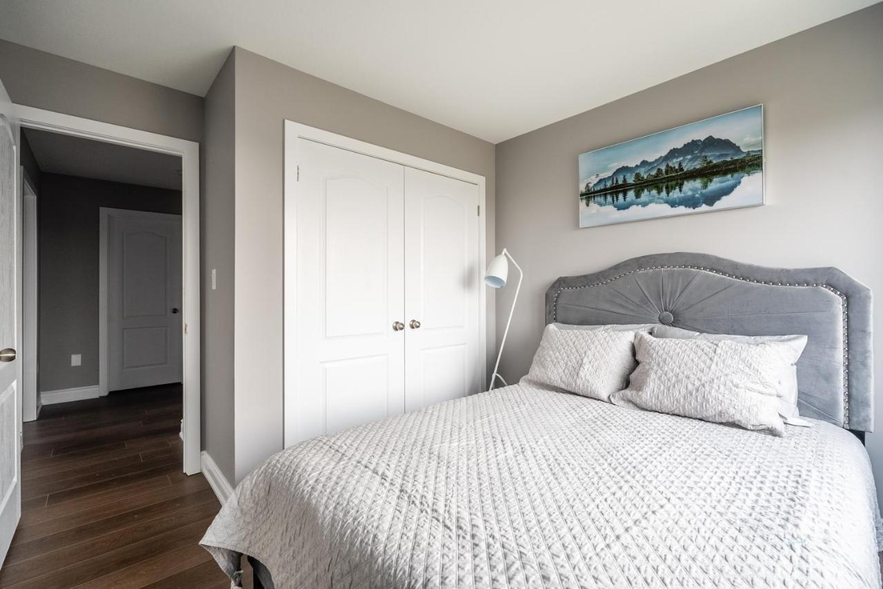 Modern Hamilton Homes Lake Ontario Shore By Globalstay Kültér fotó